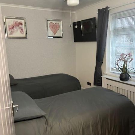 فيلا Clarke'S Airbnb رذينج المظهر الخارجي الصورة